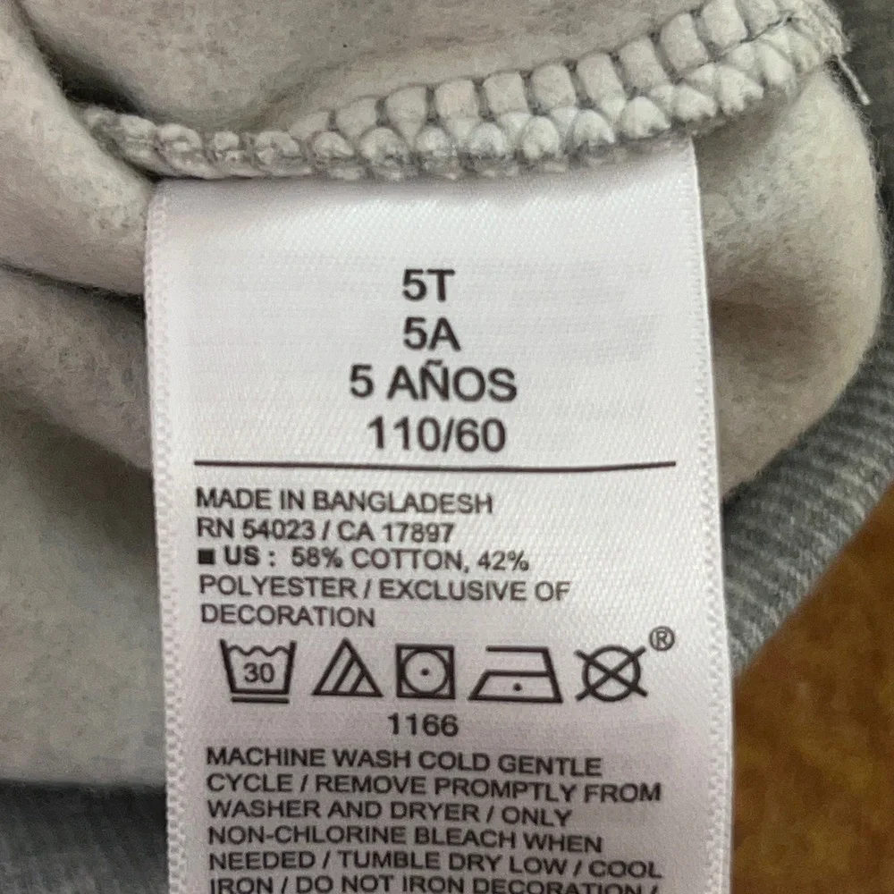 Old Navy Girls 5T Gray Heart Logo Fleece Crewneck Sweatshirt New